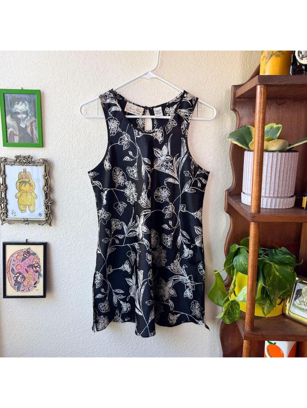 Vintage Women's 90's Y2K Black Floral Goth Grunge Whimsygoth Blouse